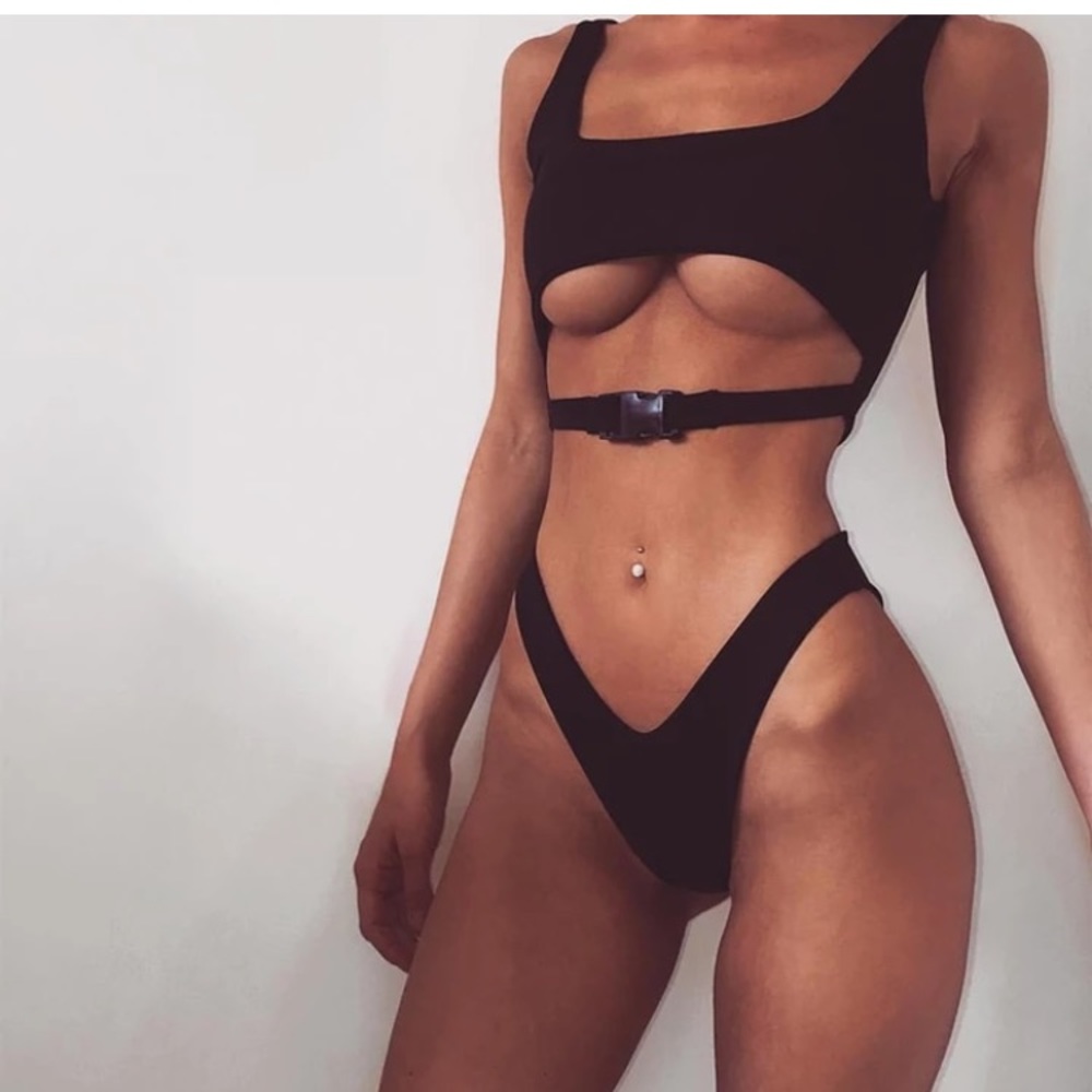 NEW! Brazilian Buckle Bikini - Picture 2 of 6